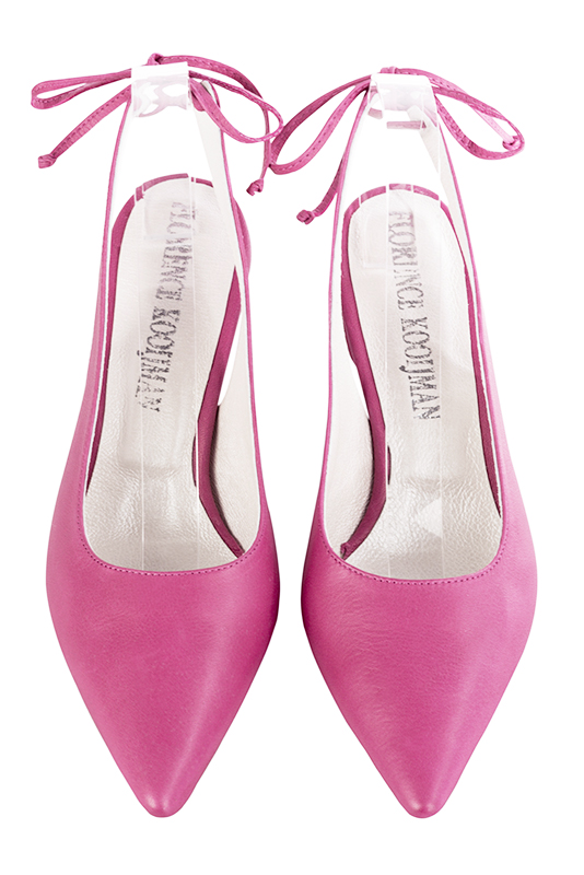 Chaussure femme à brides :  couleur rose fuchsia. Bout pointu. Talon mi-haut fin. Vue du dessus - Florence KOOIJMAN