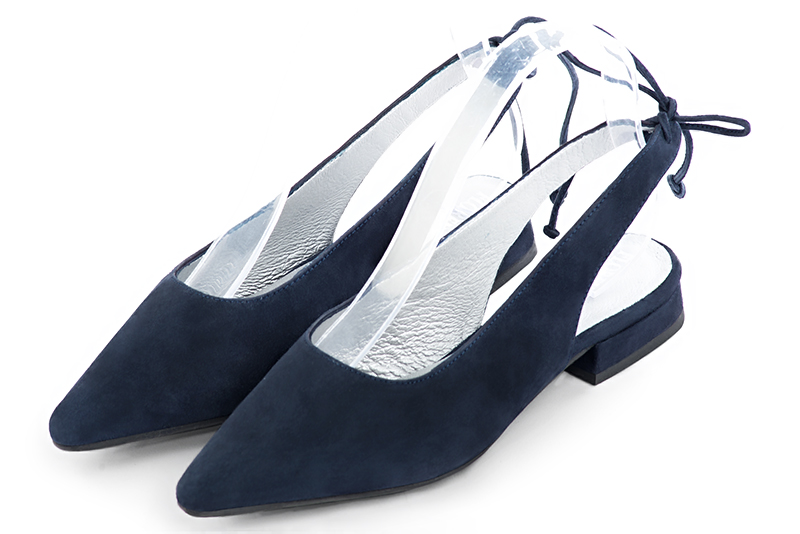 Chaussure femme à brides :  couleur bleu marine. Bout pointu. Talon plat bottier Vue avant - Florence KOOIJMAN