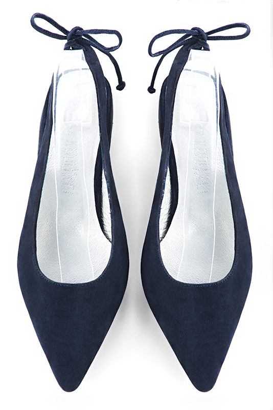 Chaussure femme à brides :  couleur bleu marine. Bout pointu. Talon plat bottier. Vue du dessus - Florence KOOIJMAN