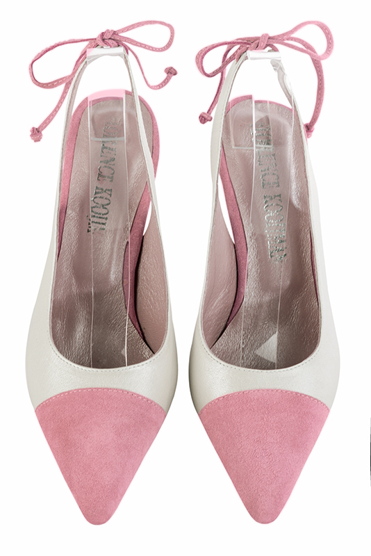 Chaussure femme à brides :  couleur rose camélia et blanc pur. Bout pointu. Talon haut fin. Vue du dessus - Florence KOOIJMAN