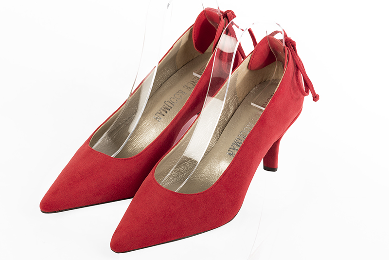 Escarpin : Escarpin classique décolleté rond couleur rouge coquelicot. Bout pointu. Talon mi-haut fin Vue avant - Florence KOOIJMAN