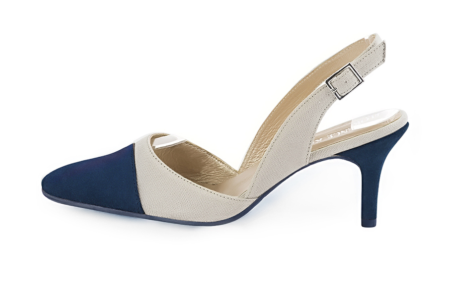 Escarpins bride arrière bleu marine et blanc cassé. Bout effilé. Talon fin de 7.5 cm - Vue de profil