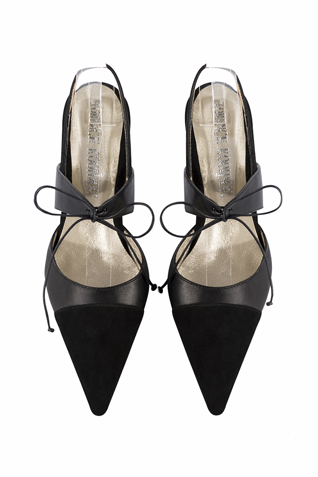 Chaussures habillées, élégantes et raffinées, ouvertes à l'arrière avec une bride sur le cou-de-pied, coloris noir mat. Bout pointu. Haut. Talon fin. Cérémonie, soirée, cocktail, évènementiel. Personnalisation : Choix des cuirs, 
                des couleurs et des talons. Petites et grandes pointures. - Florence KOOIJMAN