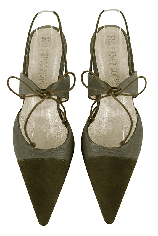 Chaussure femme à brides : Chaussure arrière ouvert avec une bride sur le cou-de-pied couleur vert kaki. Bout pointu. Petit talon virgule. Vue du dessus - Florence KOOIJMAN