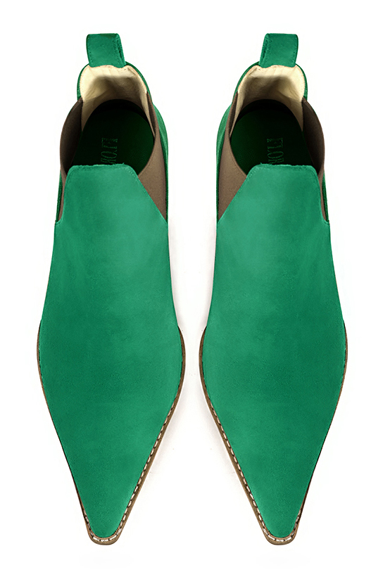 Boots femme : Boots élastiques sur les côtés couleur vert émeraude et marron taupe. Bout pointu. Talon mi-haut conique. Vue du dessus - Florence KOOIJMAN