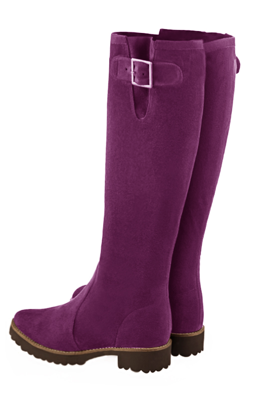 Botte femme : Bottes femme cavalières sur mesures couleur violet myrtille. Bout rond. Semelle gomme talon plat. Vue arrière - Florence KOOIJMAN