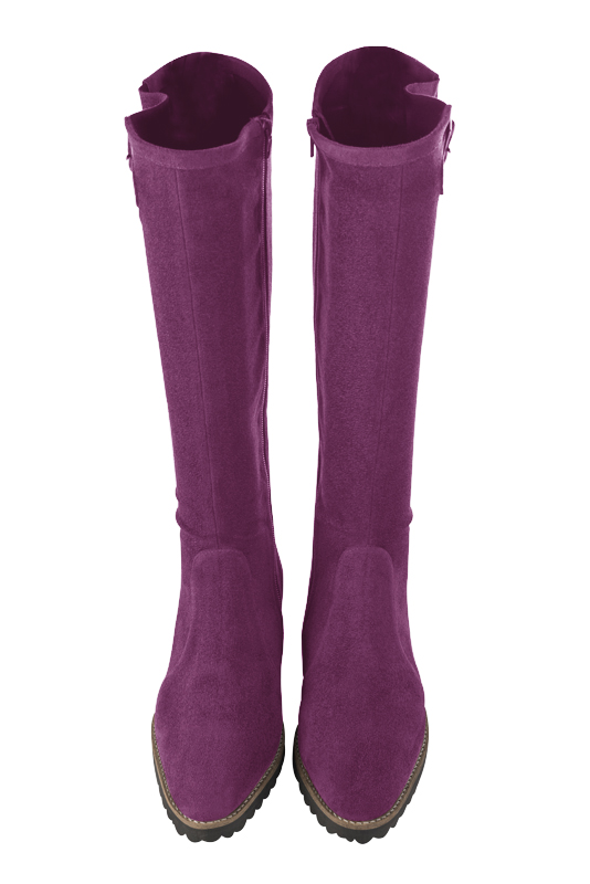 Botte femme : Bottes femme cavalières sur mesures couleur violet myrtille. Bout rond. Semelle gomme talon plat. Vue du dessus - Florence KOOIJMAN