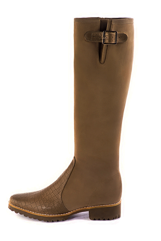 Bottes femme cavalières élégantes et raffinées, réalisées sur mesure, coloris marron caramel. Bout rond. Semelle gomme plat. Mollets fins ou larges. Personnalisation : Choix des cuirs, des couleurs et des talons. - Florence KOOIJMAN