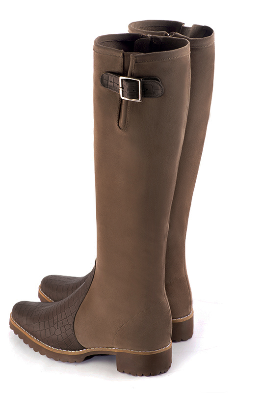 Bottes femme cavalières élégantes et raffinées, réalisées sur mesure, coloris marron ébène. Bout rond. Semelle gomme plat. Mollets fins ou larges. Personnalisation : Choix des cuirs, des couleurs et des talons. - Florence KOOIJMAN