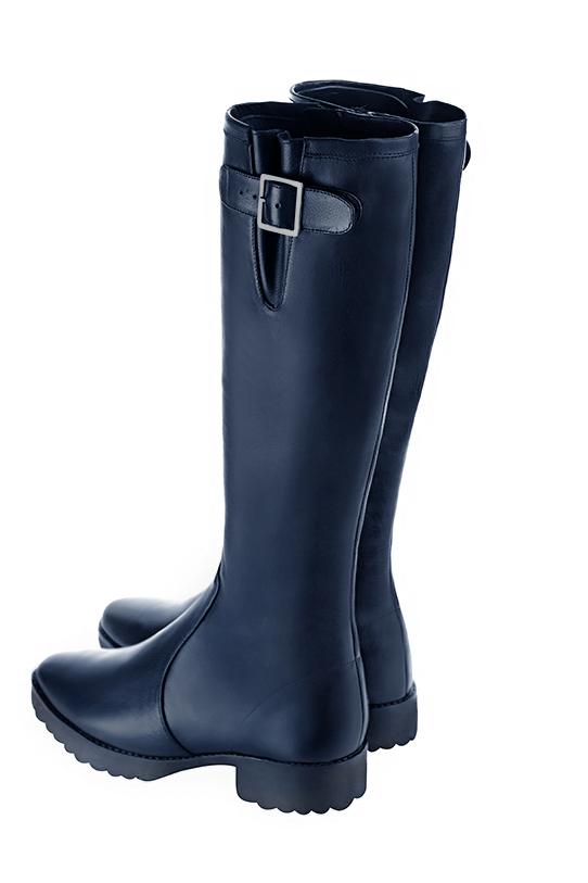 Bottes femme cavalières élégantes et raffinées, réalisées sur mesure, coloris bleu marine. Bout rond. Semelle gomme plat. Mollets fins ou larges. Personnalisation : Choix des cuirs, des couleurs et des talons. - Florence KOOIJMAN