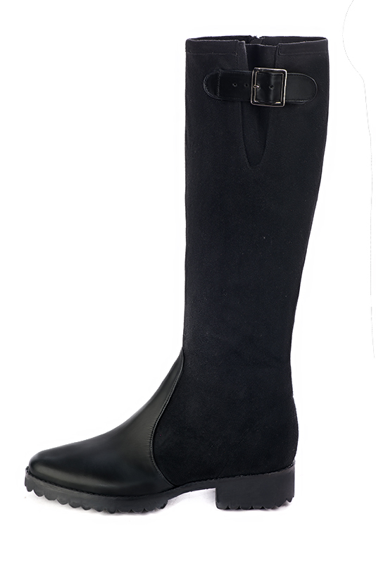 Bottes femme cavalières élégantes et raffinées, réalisées sur mesure, coloris noir satiné. Bout rond. Semelle gomme plat. Mollets fins ou larges. Personnalisation : Choix des cuirs, des couleurs et des talons. - Florence KOOIJMAN
