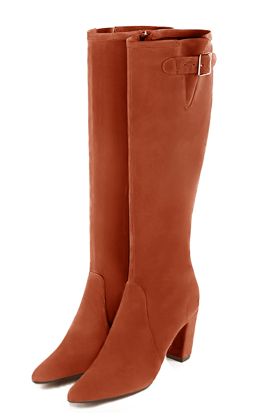 Botte femme : Bottes femme avec des boucles sur mesures couleur orange corail. Bout effilé. Talon haut bottier. Vue avant - Florence KOOIJMAN