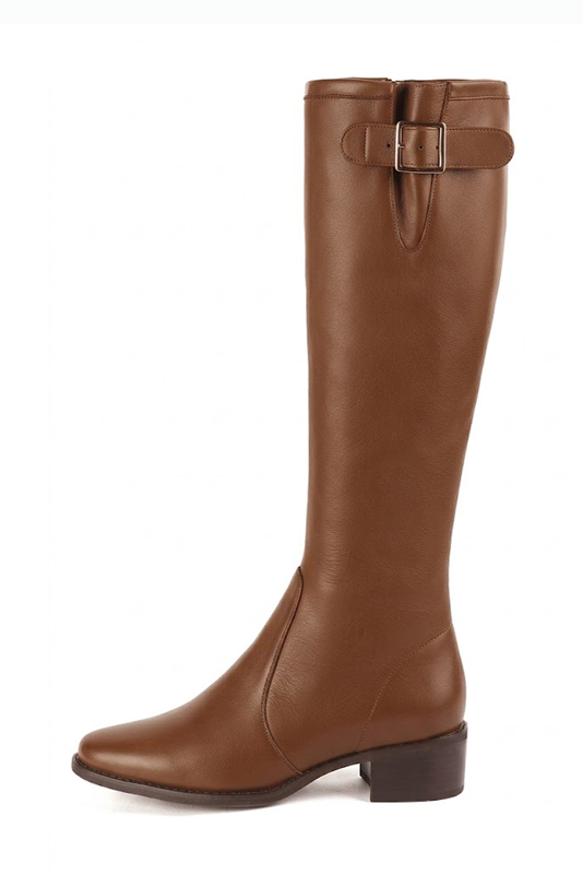 Bottes cavalière habillées femme sur mesure en cuir marron caramel à semelle en cuir de 4.5 cm et bout rond - Vue de profil
