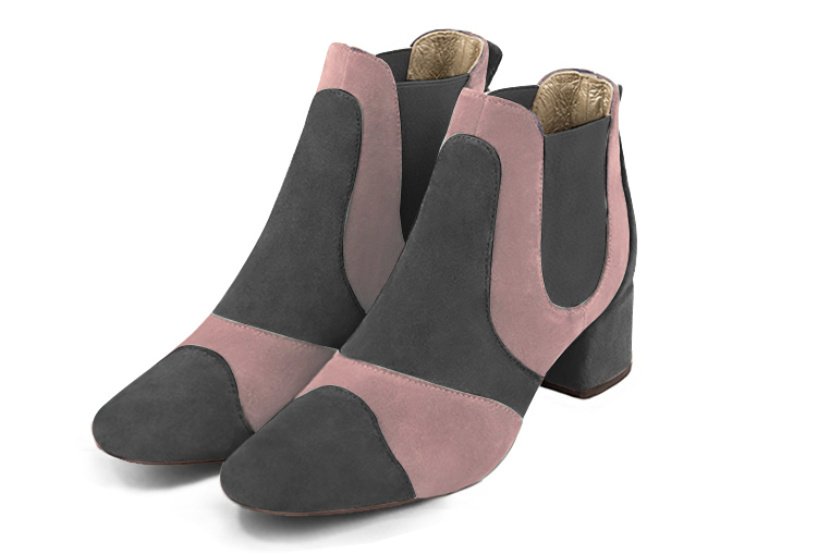 Boots femme : Boots bicolores élastiques sur les côtés couleur gris acier et rose vieux rose. Bout rond. Petit talon évasé Vue avant - Florence KOOIJMAN