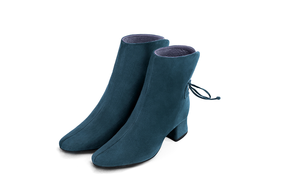 Boots femme lacets : Boots luxe avec des lacets à l'arrière couleur bleu canard. Talon mi-haut. Talon évasé. Bout rond - Florence KOOIJMAN