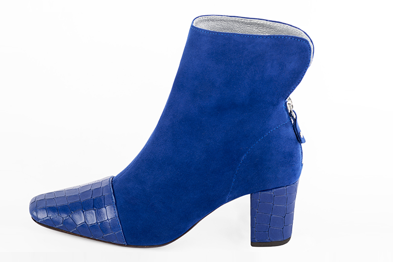 Boots femme : Boots fermeture éclair à l'arrière couleur bleu électrique. Bout carré. Talon mi-haut bottier. Vue de profil - Florence KOOIJMAN