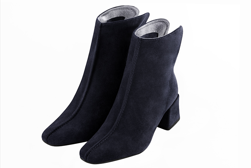 Boots femme zip : Boots luxe avec une fermeture éclair à l'arrière couleur bleu marine. Talon mi-haut à haut. Talon bottier. Bout carré - Florence KOOIJMAN
