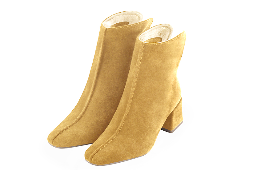 Boots femme : Boots fermeture éclair à l'arrière couleur jaune ocre. Bout carré. Talon mi-haut bottier Vue avant - Florence KOOIJMAN