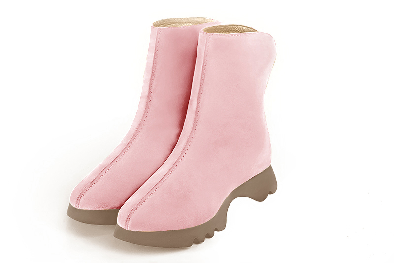 Boots femme : Boots fermeture éclair à l'arrière couleur rose pâle. Bout rond. Semelle gomme talon plat Vue avant - Florence KOOIJMAN
